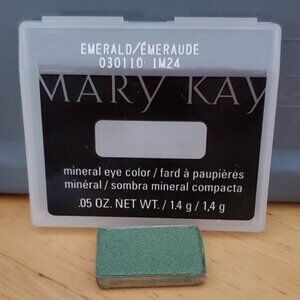 Mary Kay Mineral Eye Color in the shade Emerald